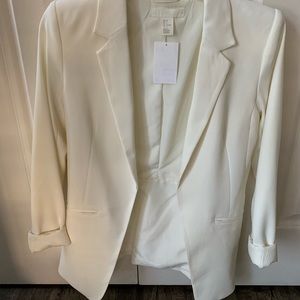 White fitted blazer